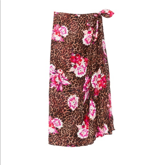 Sarong - Picture 2 of 2